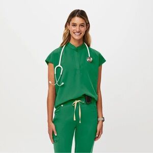 FIGS SCRUB SET NEW - Color: Green